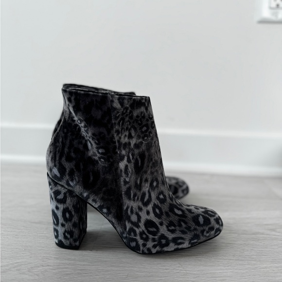 New Steve Madden Leopard Print Ankle Boots - Picture 2 of 5
